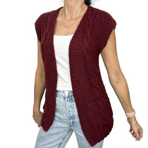 Vintage 80s 90s handknit The Bay burgundy open front cable knit sweater vest M